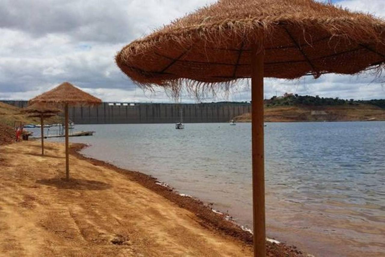 Estacion Norte Y Sur Famorcas Almodóvar del Río Eksteriør billede